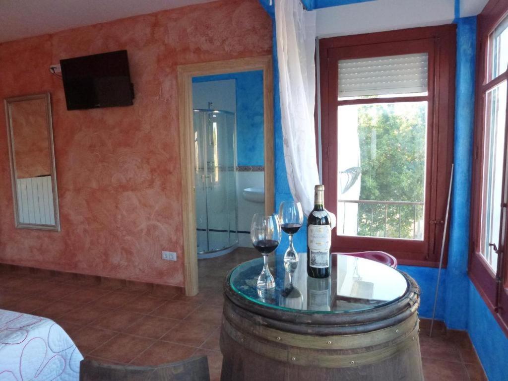 Hostal A La Sombra Del Laurel Navarrete Exterior photo