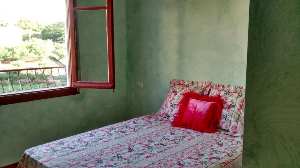 Hostal A La Sombra Del Laurel Navarrete Exterior photo