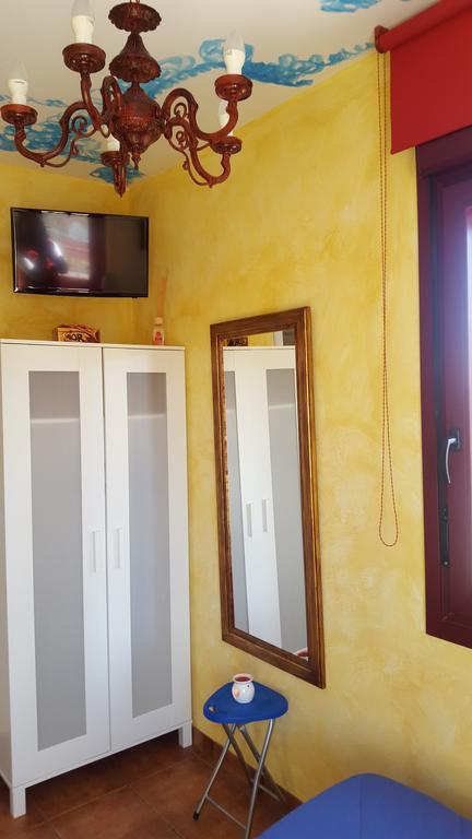 Hostal A La Sombra Del Laurel Navarrete Exterior photo