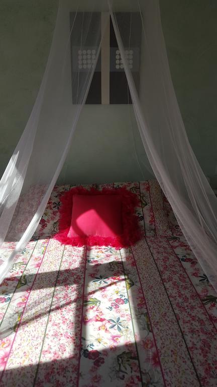 Hostal A La Sombra Del Laurel Navarrete Exterior photo