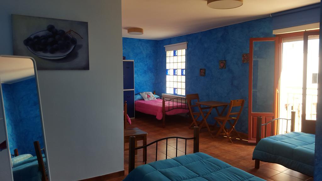 Hostal A La Sombra Del Laurel Navarrete Exterior photo