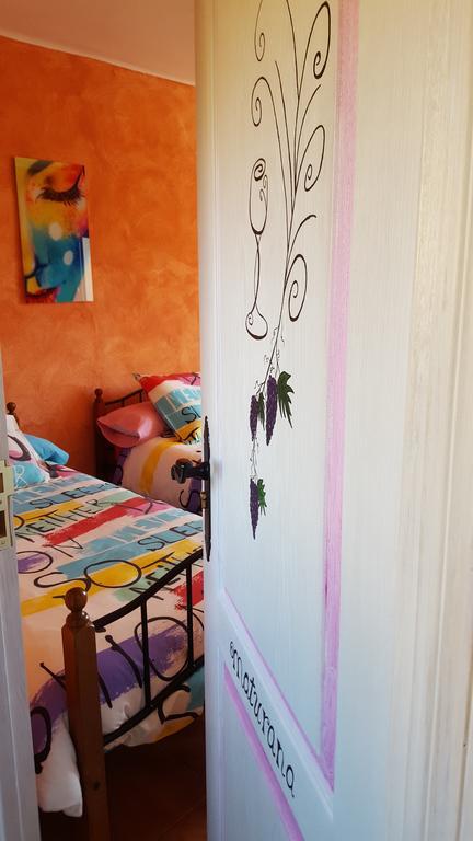 Hostal A La Sombra Del Laurel Navarrete Exterior photo